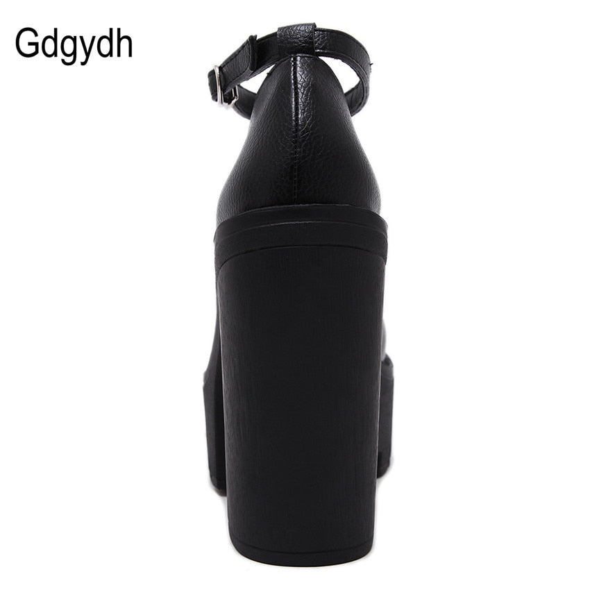 Talons plateforme à bride Gdgydh